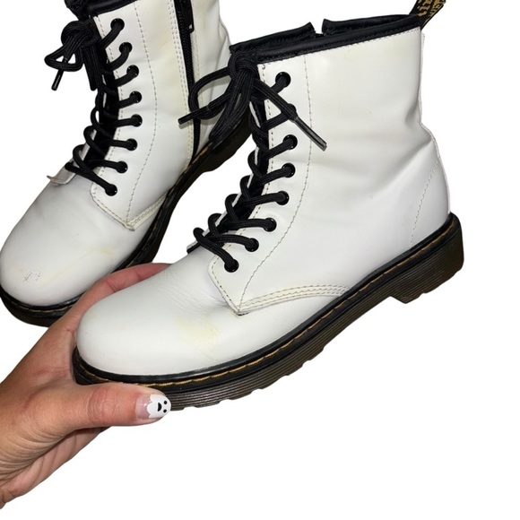 Dr. Martins 1460 Women’s Size 5 White Combat Boots Y2K Punk Grunge Rock Fall - Picture 3 of 16